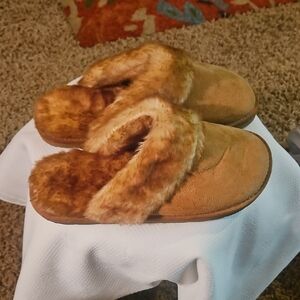 Lamo Tan Faux Fur Slippers Sz XL NWOT